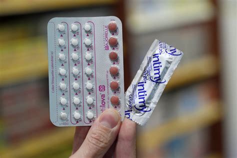 Boîte de pilules contraceptives avec un calendrier