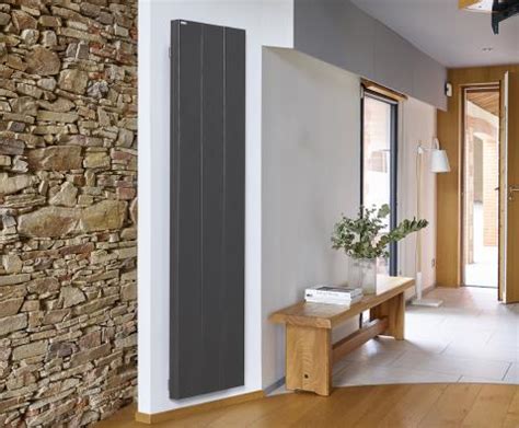 Différents modèles de radiateurs Acova Atoll avec diverses finitions