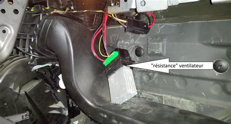 Emplacement typique de la résistance de ventilation sur une 206