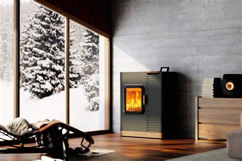 Intérieur d'un showroom de poêles à bois et granulés