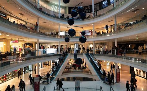 Le Centre Commercial dans OFF