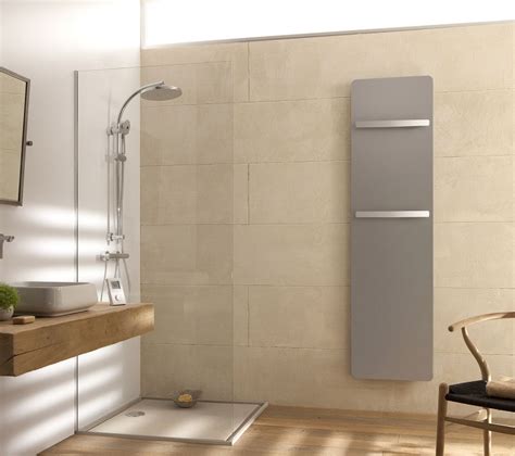 Radiateur Acova électrique dans une salle de bain moderne