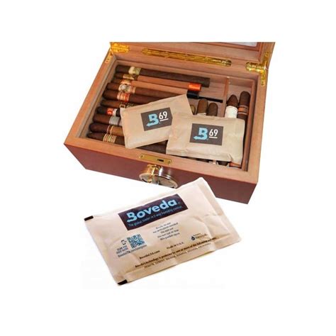 Comparaison visuelle entre un sachet Boveda et un humidificateur traditionnel à éponge