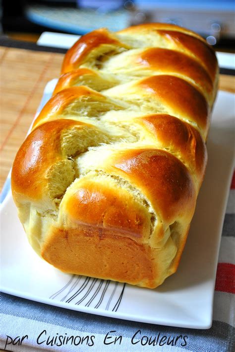 Brioche façonnée en forme de tresse avant cuisson