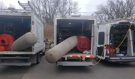 Camion-usine de nettoyage de conduits