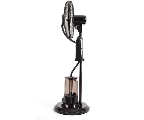 Ventilateur brumisateur en action dans un salon