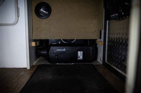 Chauffage au gasoil installé dans un camping-car