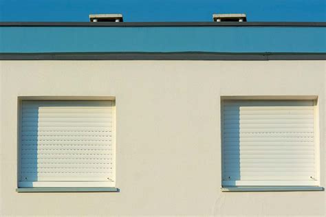 Volets fermés pour bloquer la chaleur
