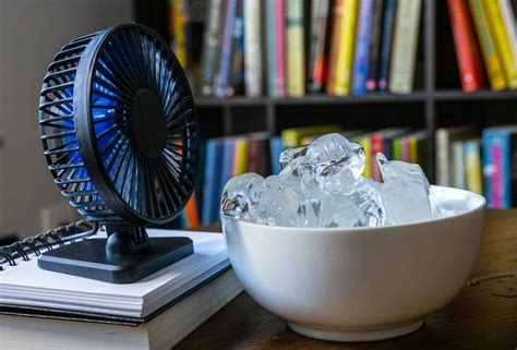 Ventilateur avec un bol de glaçons