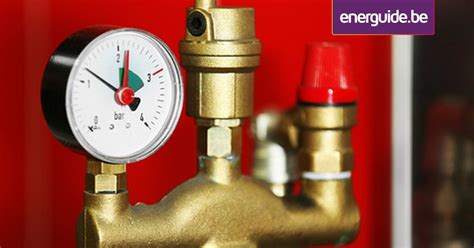 Manomètre d'une chaudière indiquant la pression