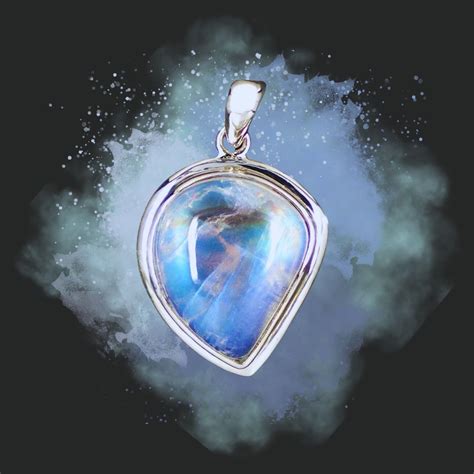 Pierre de lune arc-en-ciel avec ses reflets bleus et verts