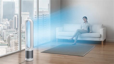 Dyson Pure Cool Tower en fonctionnement dans un salon