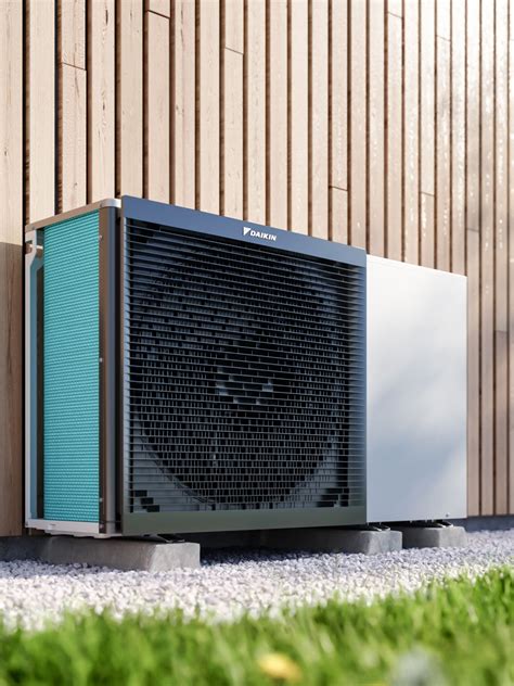 Pompe à chaleur Daikin installée près d'une piscine