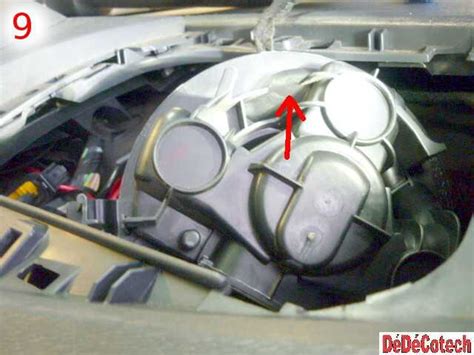 Emplacement typique du pulseur d'air habitacle Twingo 1 (vue sous planche de bord)