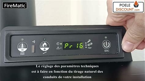 Panneau de contrôle d'un poêle à granulés avec le bouton 