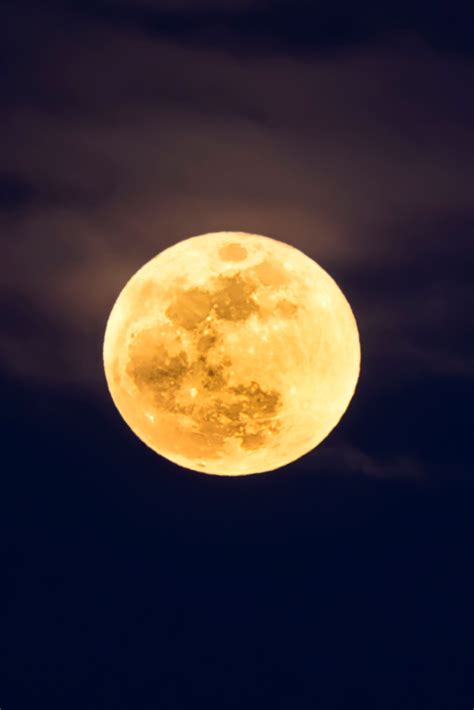 Cristaux illuminés par la lumière de la pleine lune