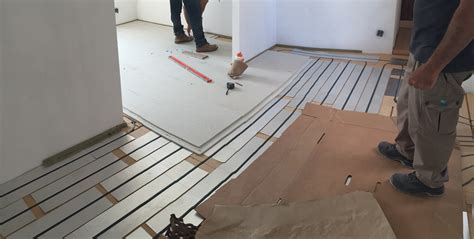 Panneau isolant XPS rainuré pour plancher chauffant mince