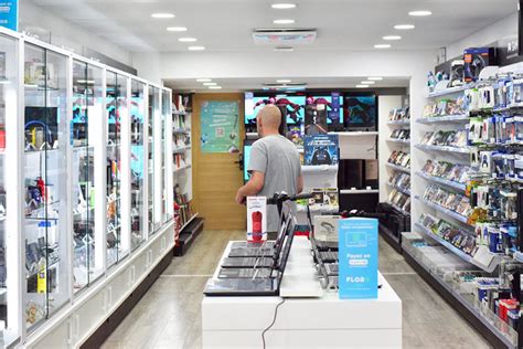 Vitrine d'un magasin Cash Converters