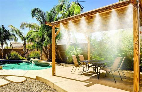 Terrasse de restaurant rafraîchie par un système de brumisation