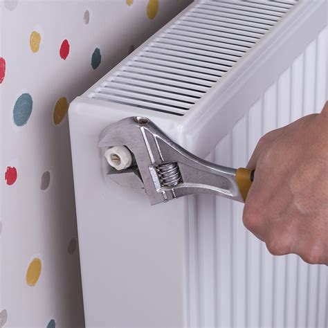 clé de purge sur un radiateur