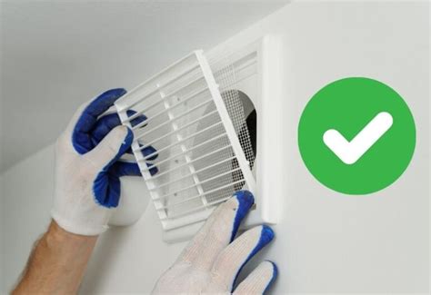 Grattoir pour nettoyer les bouches de VMC