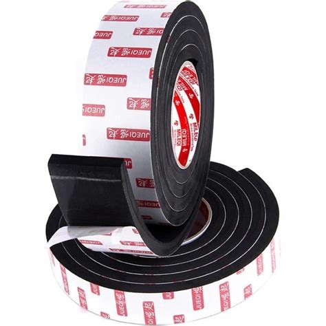 Ruban d'étanchéité adhésif appliqué sur une junta de construction