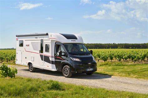 camping-car Bürstner en pleine nature