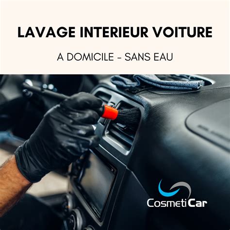 Intérieur de voiture avec des particules visibles dans l'air