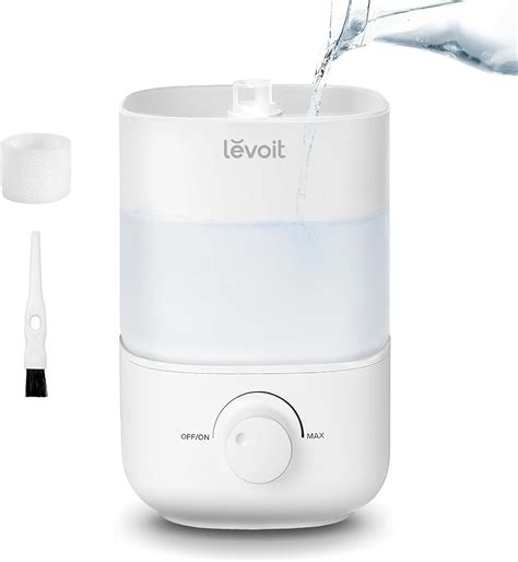 Humidificateur Levoit Classic 160 sur une table de chevet