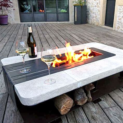 Représentation artistique de fumée s'élevant d'un brasero