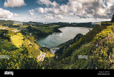 Paysage volcanique de São Miguel avec le Lagoa das Furnas