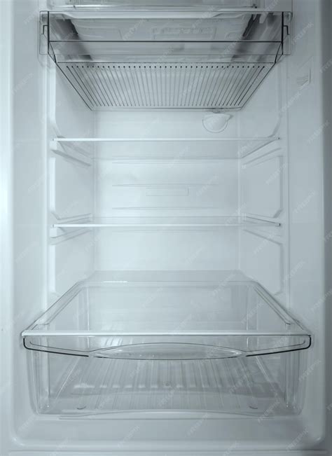 Réfrigérateur ouvert montrant le ventilateur