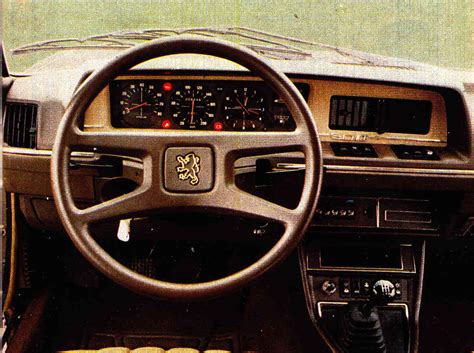 Tableau de bord d'une Peugeot 604