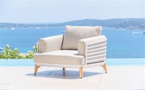 Fauteuil extérieur moderne avec motifs ajourés