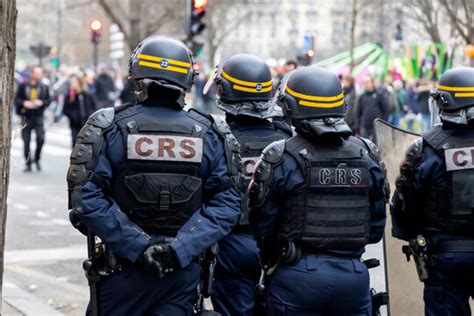 CRS en intervention lors d'une manifestation