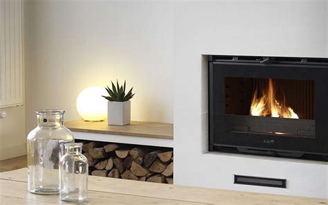 Cheminée moderne avec insert à pellets intégré